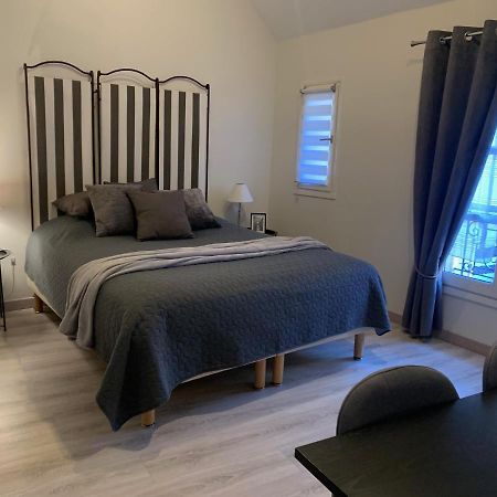 La Maison D'Emilie - Chambres D'Hotes Chaumes-en-Brie エクステリア 写真
