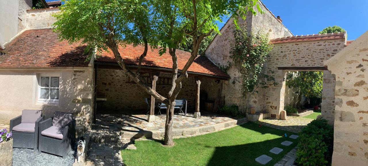 La Maison D'Emilie - Chambres D'Hotes Chaumes-en-Brie エクステリア 写真