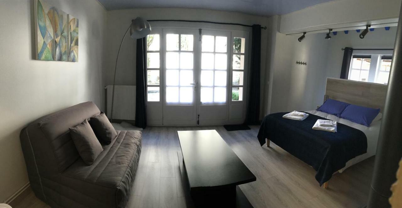 La Maison D'Emilie - Chambres D'Hotes Chaumes-en-Brie エクステリア 写真