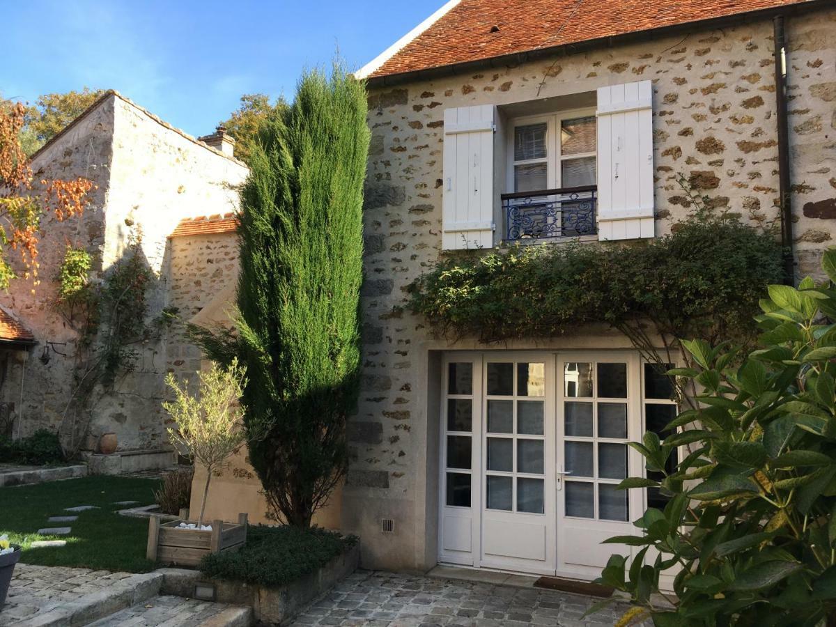 La Maison D'Emilie - Chambres D'Hotes Chaumes-en-Brie エクステリア 写真