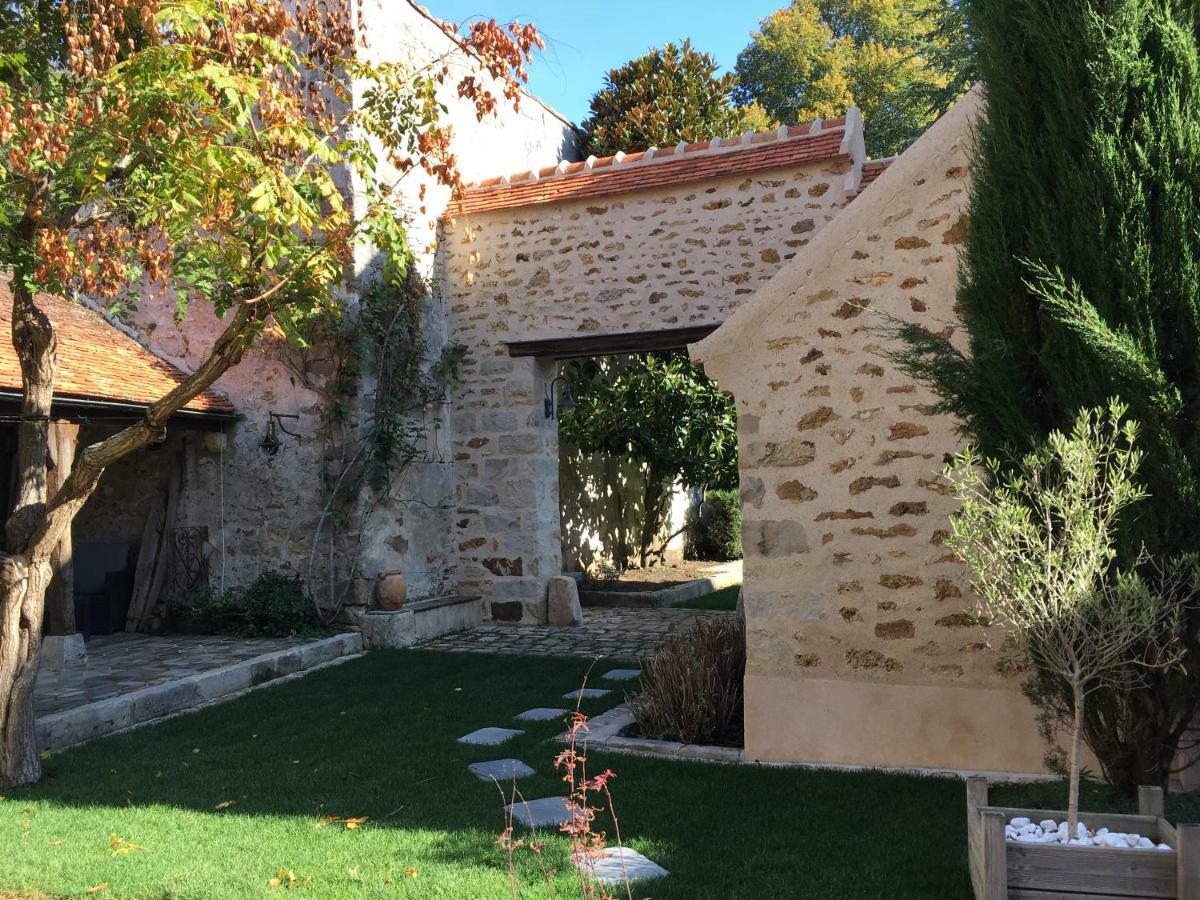 La Maison D'Emilie - Chambres D'Hotes Chaumes-en-Brie エクステリア 写真