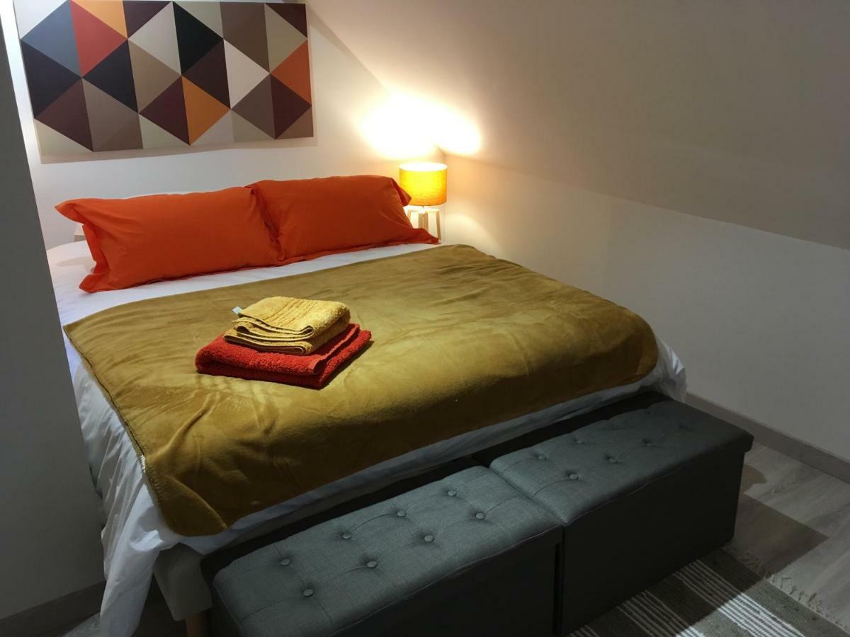 La Maison D'Emilie - Chambres D'Hotes Chaumes-en-Brie エクステリア 写真